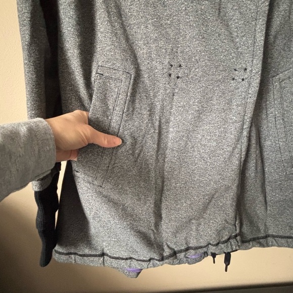 Lululemon Sz 6 Gratitude Wrap Static Charcoal Purple Lining - Picture 7 of 14